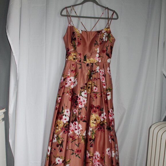 Blondie Nites by Stacy Skylar Pink & Gold Scoop Neck Floral Brocade Ballgown 9